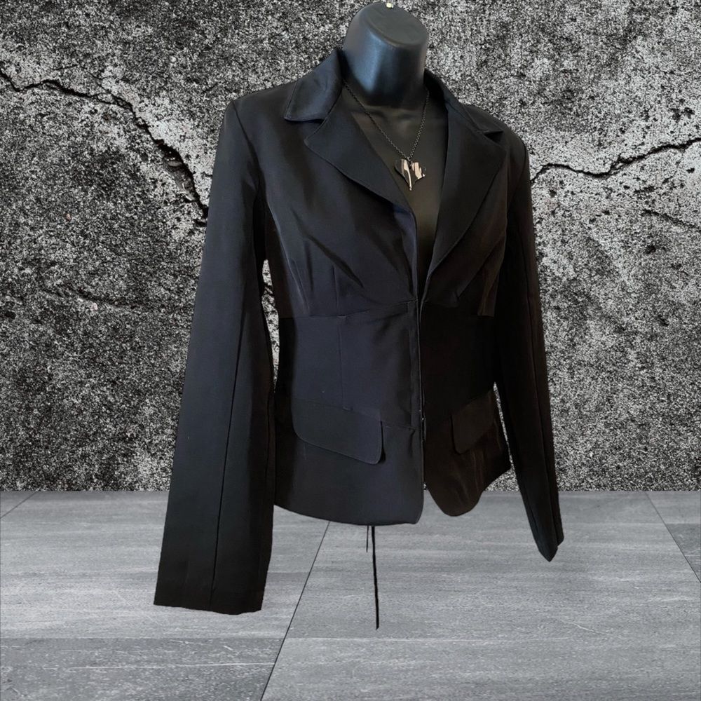 Black Corset style blazer NWOT by AZIZ lace up back sophisticated style size M.